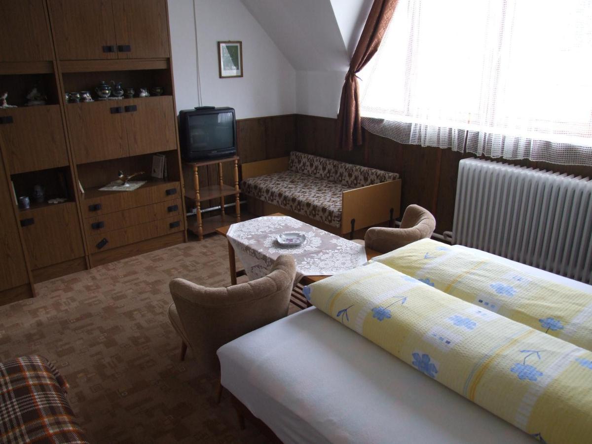 Revesz Vendeghaz Hotel Harkany Room photo