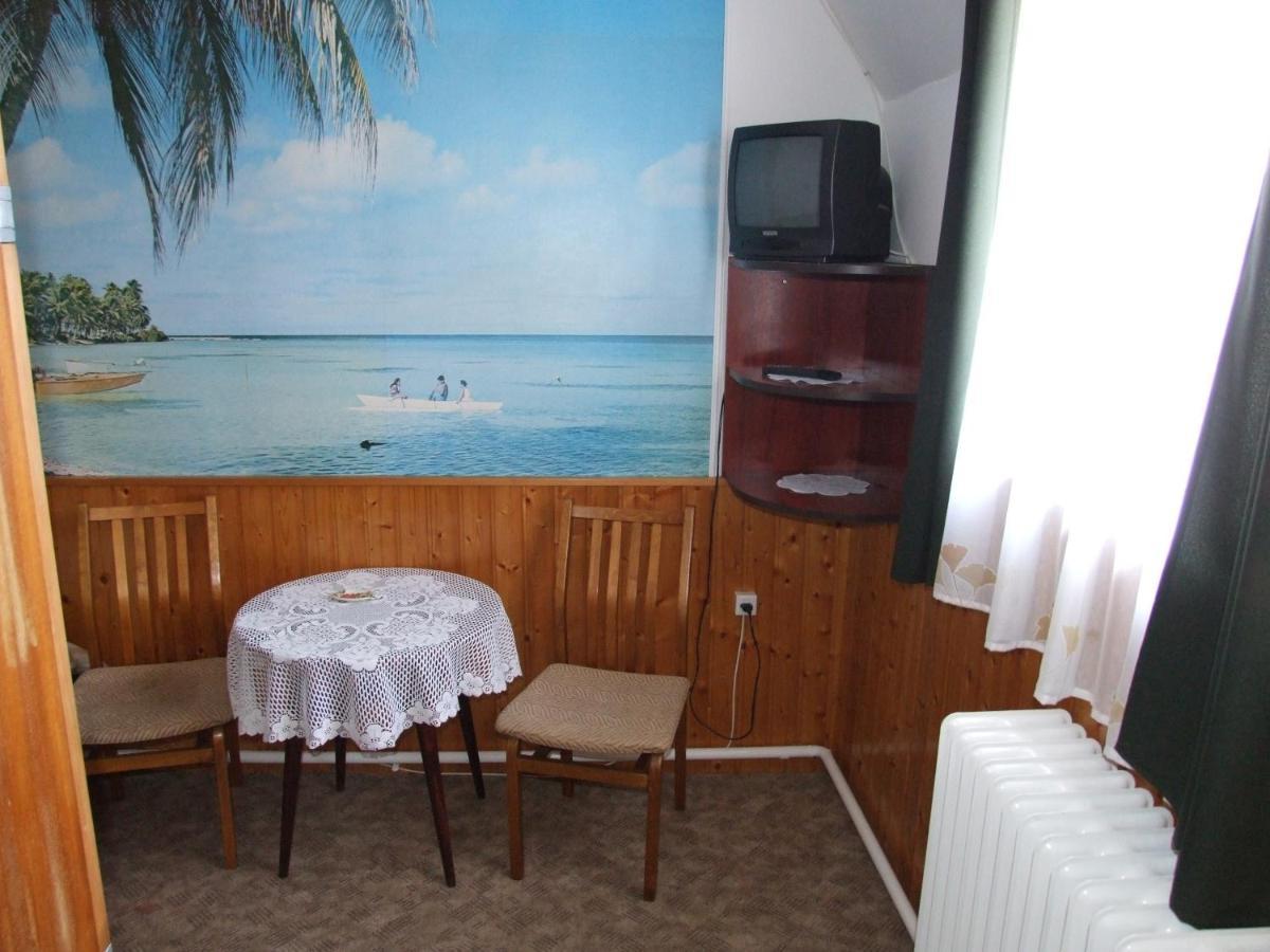 Revesz Vendeghaz Hotel Harkany Room photo